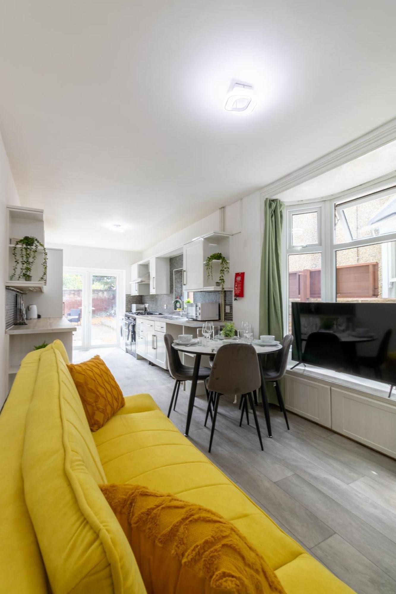 Open Mind - 6 Beds & Free Parking Portsmouth