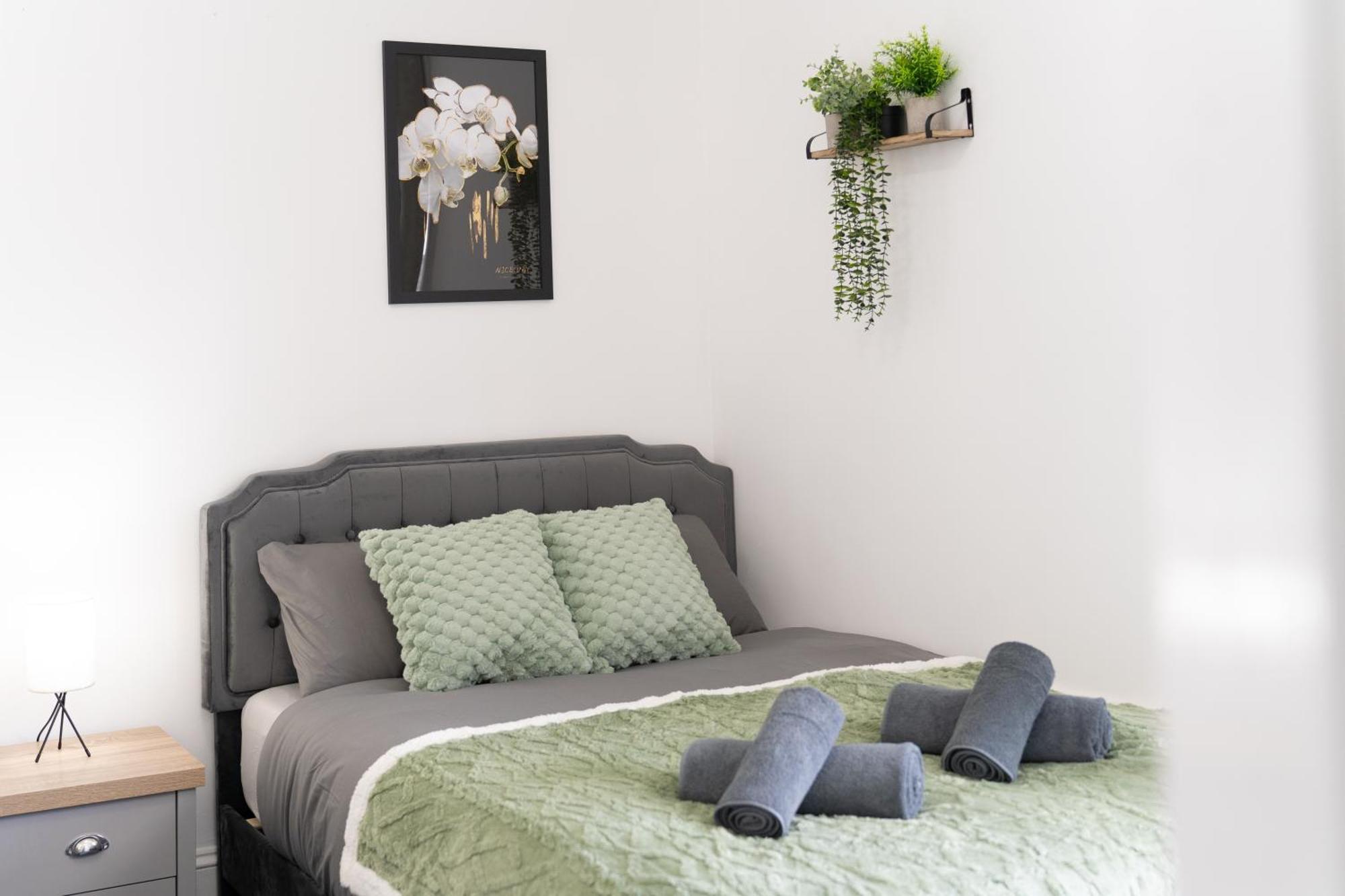 Open Mind - 6 Beds & Free Parking Vakantiehuis Portsmouth