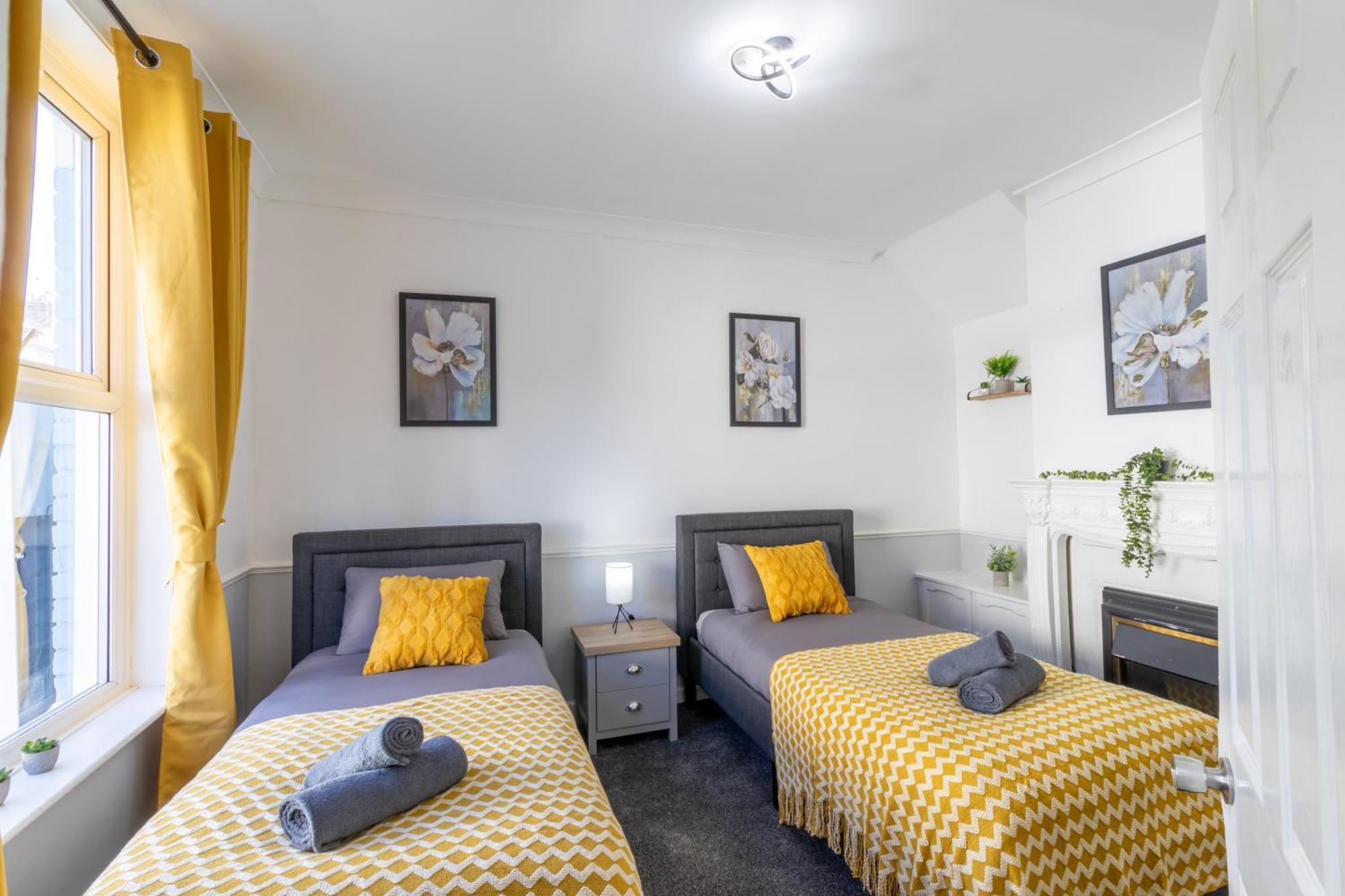 Open Mind - 6 Beds & Free Parking *