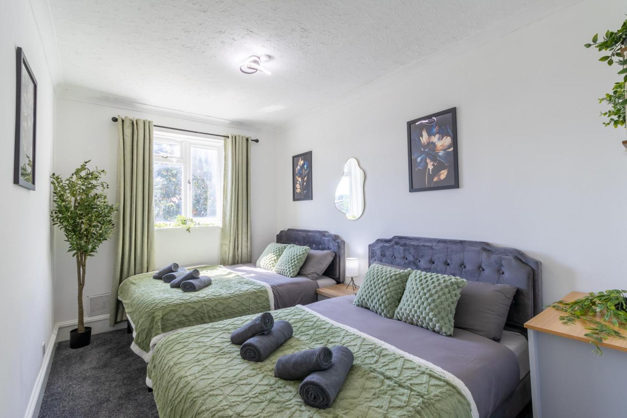 Open Mind - 6 Beds & Free Parking Vakantiehuis Portsmouth